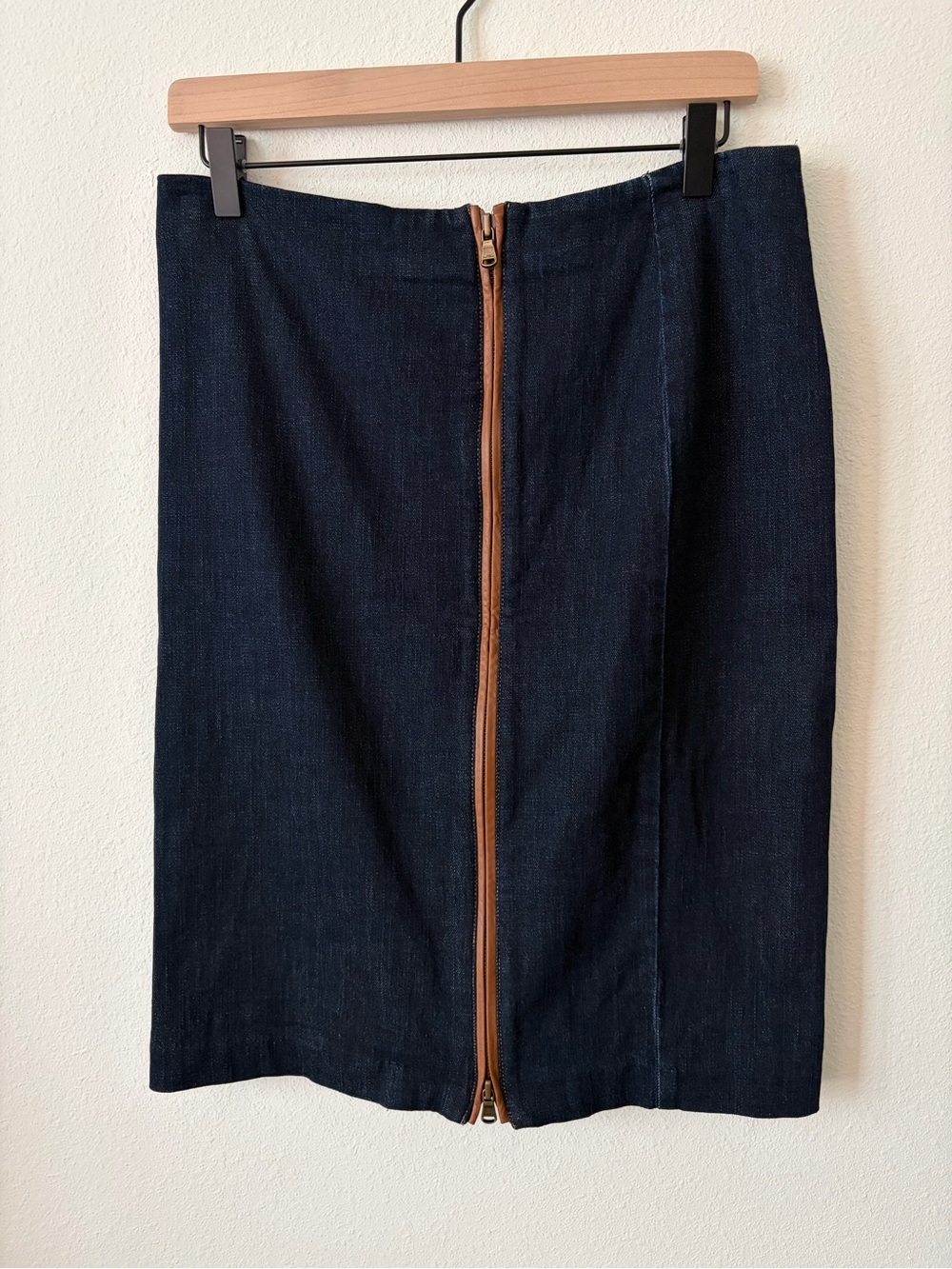 Lauren Ralph Lauren Denim Pencil Skirt Leather Trim Zipper Size 10 - Picture 2 of 8
